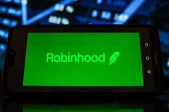 Robinhood expands its footprint in Canada by getting Wonderfi