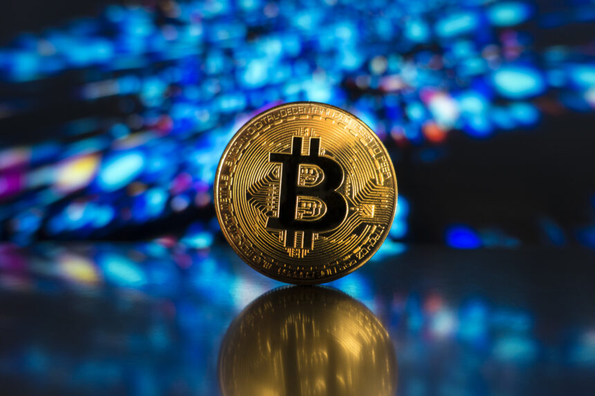 Crypto analysts say this Bitcoin top signal hasn’t disappeared yet – what do you know?