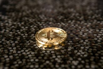 Bitcoin mirroring gold rally: analyst sets a 0,000 BTC target by Q3 2025
