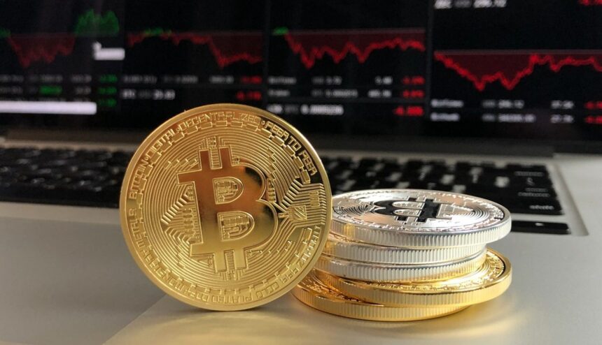 Economists warn Trump’s Bitcoin bets could weaken the dollar and the reserve