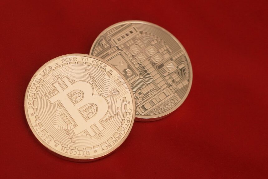Bitcoin prices form a bearish evening star pattern on the weekly charts, but can the price fall below 0,000?
