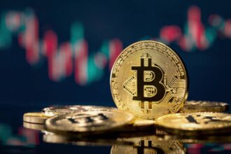 Bitcoin reaches key decision zone: two possible price scenarios
